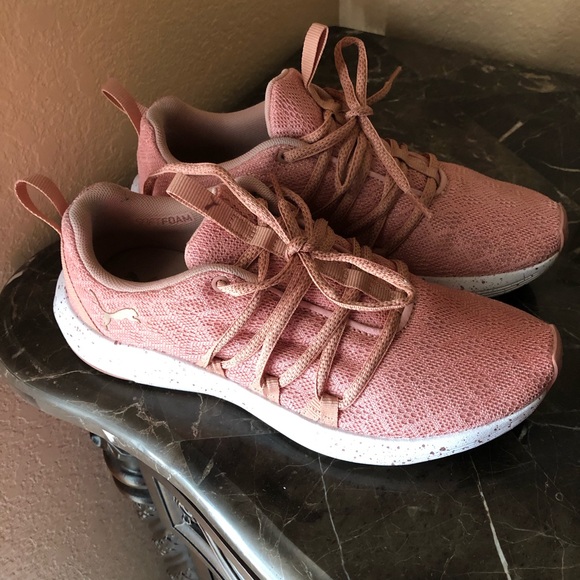 ❌SOLD❌ Puma Rose Gold Sneakers - Picture 3 of 5